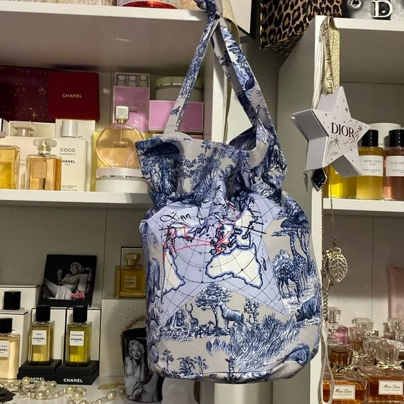 Christian Dior Around The World String Pouch - Picture 3 of 12